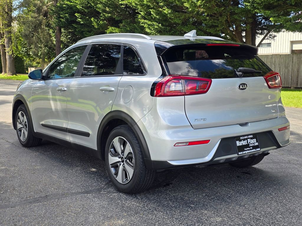 Used 2017 Kia Niro LX image 4