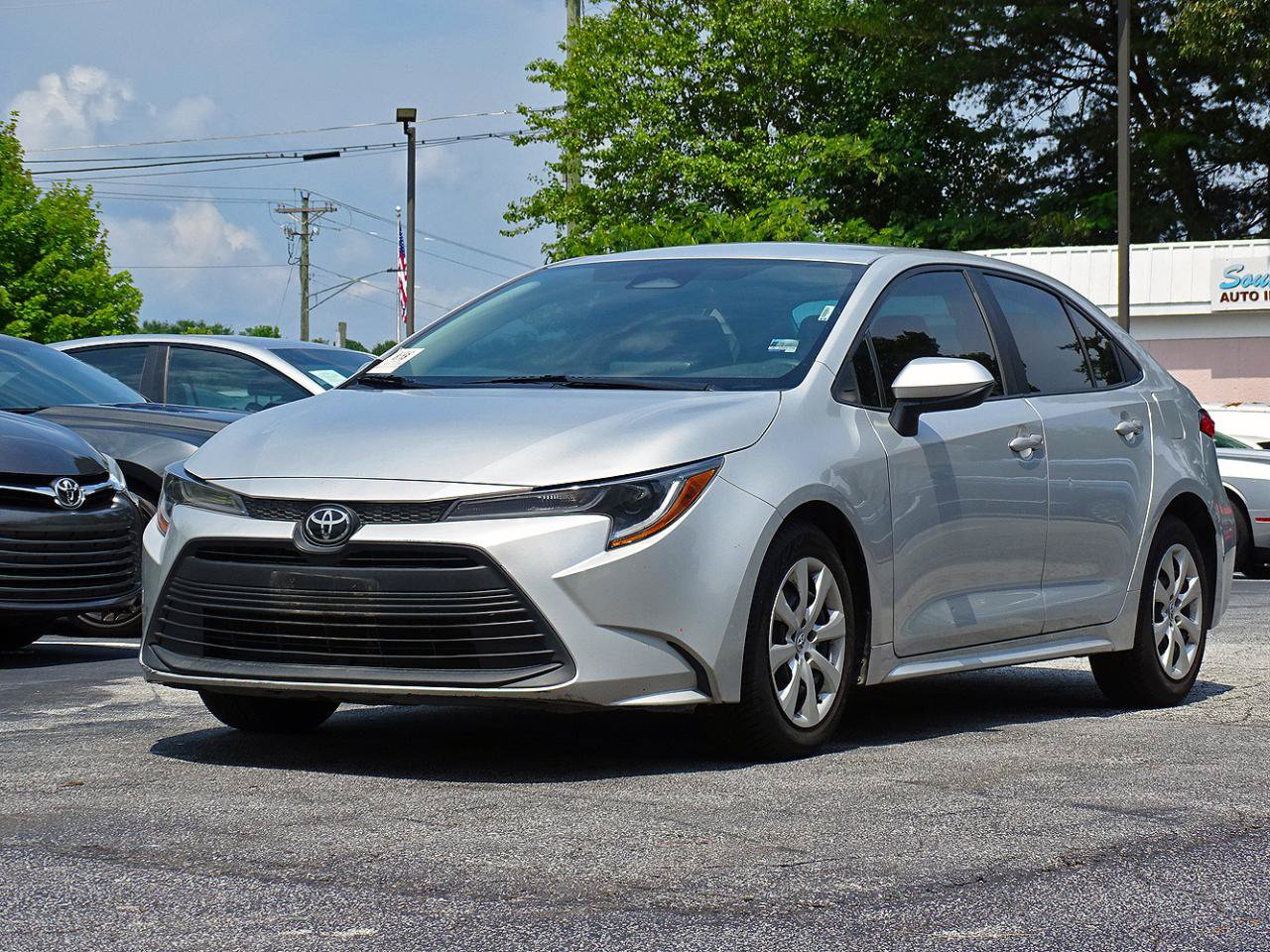 Used 2023 Toyota Corolla LE FWD image 8