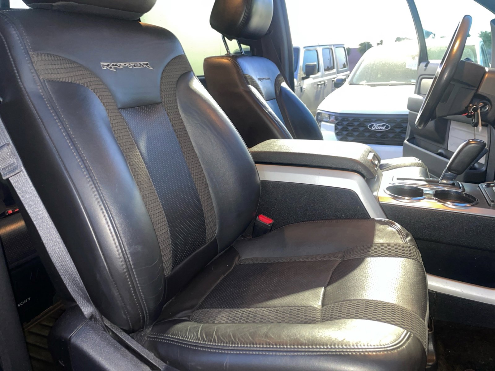 Used 2014 Ford F150 Raptor w/ Equipment Group 801A Luxury AWD/4WD image 30