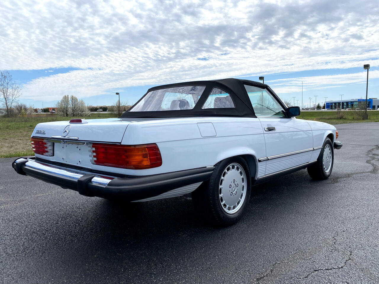 Used 1989 Mercedes-Benz 560 SL image 5