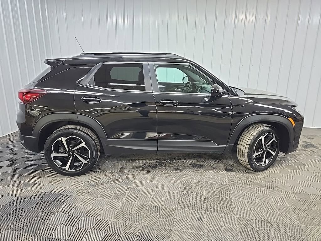 Used 2021 Chevrolet TrailBlazer RS w/ Convenience Package AWD/4WD image 2