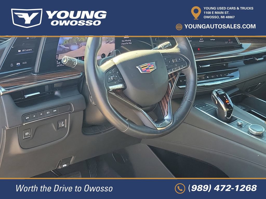 Used 2023 Cadillac Escalade Premium Luxury AWD/4WD image 10