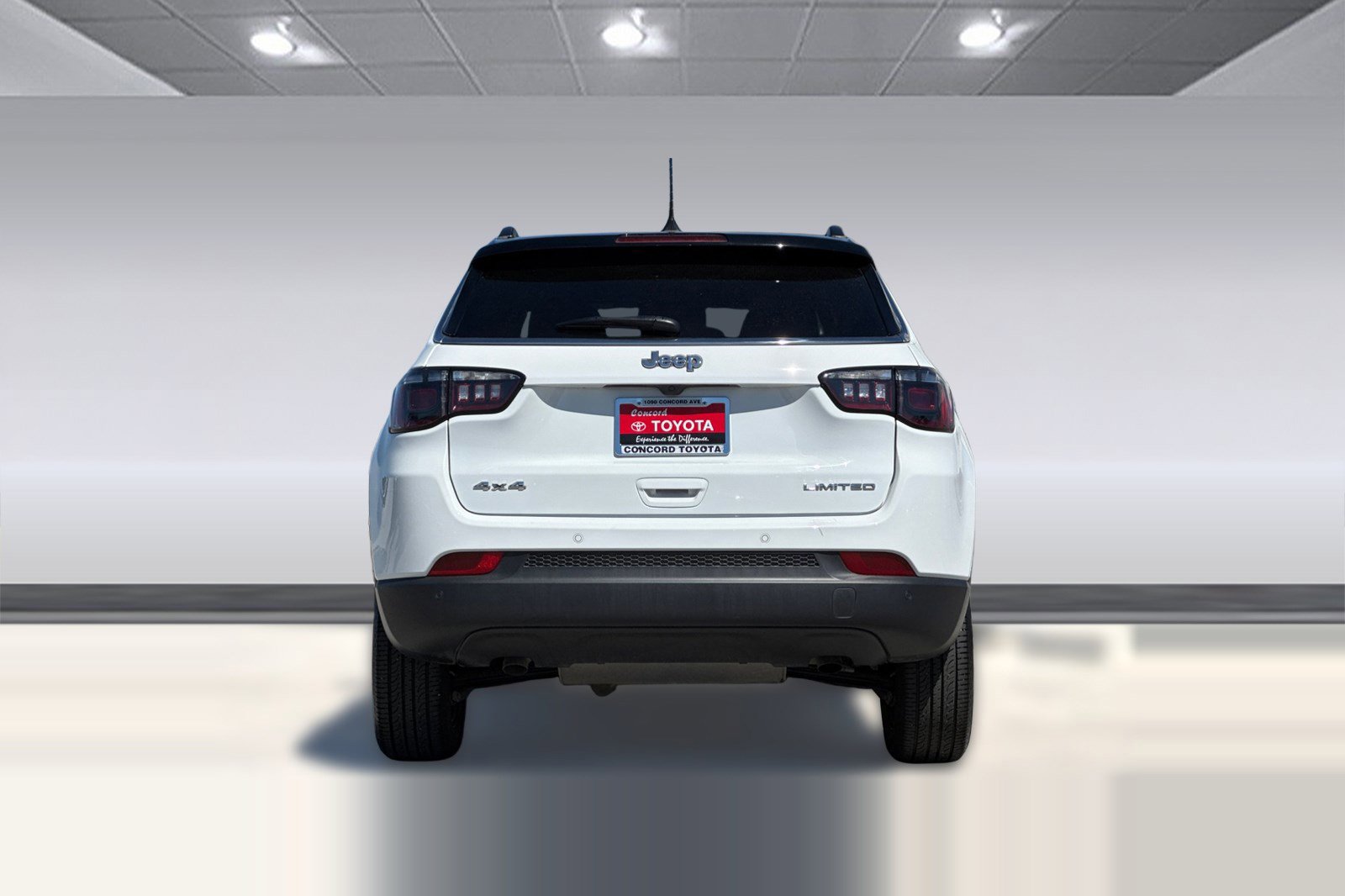 Used 2025 Jeep Compass Limited image 9