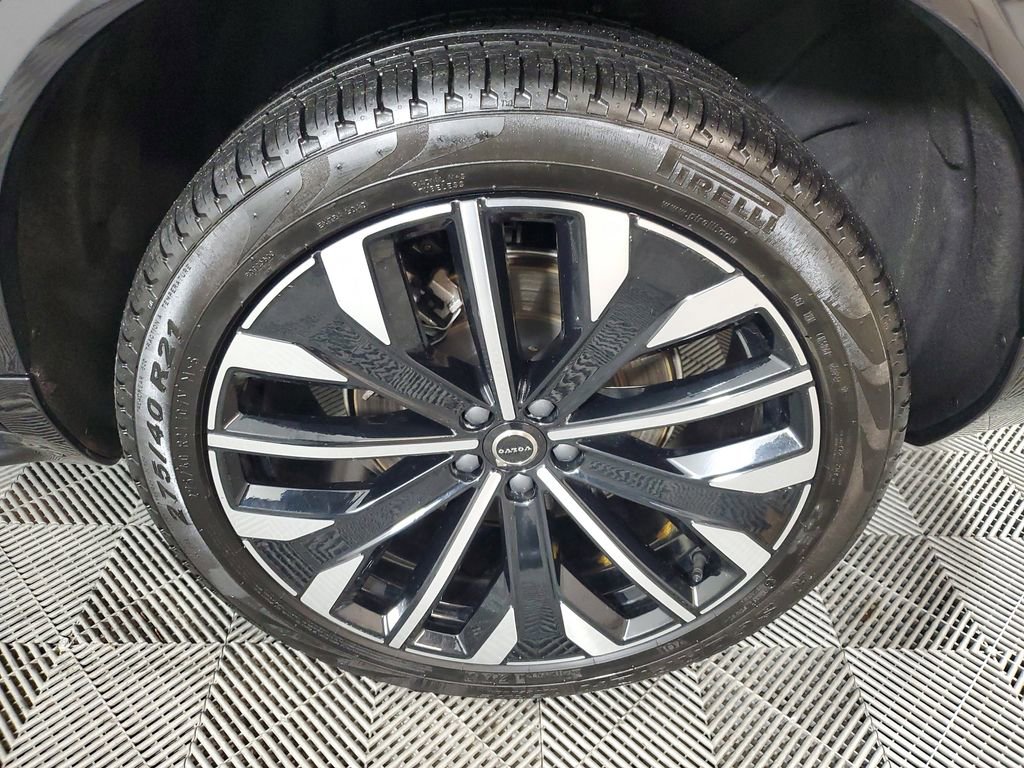Certified 2025 Volvo XC90 B6 Plus image 13