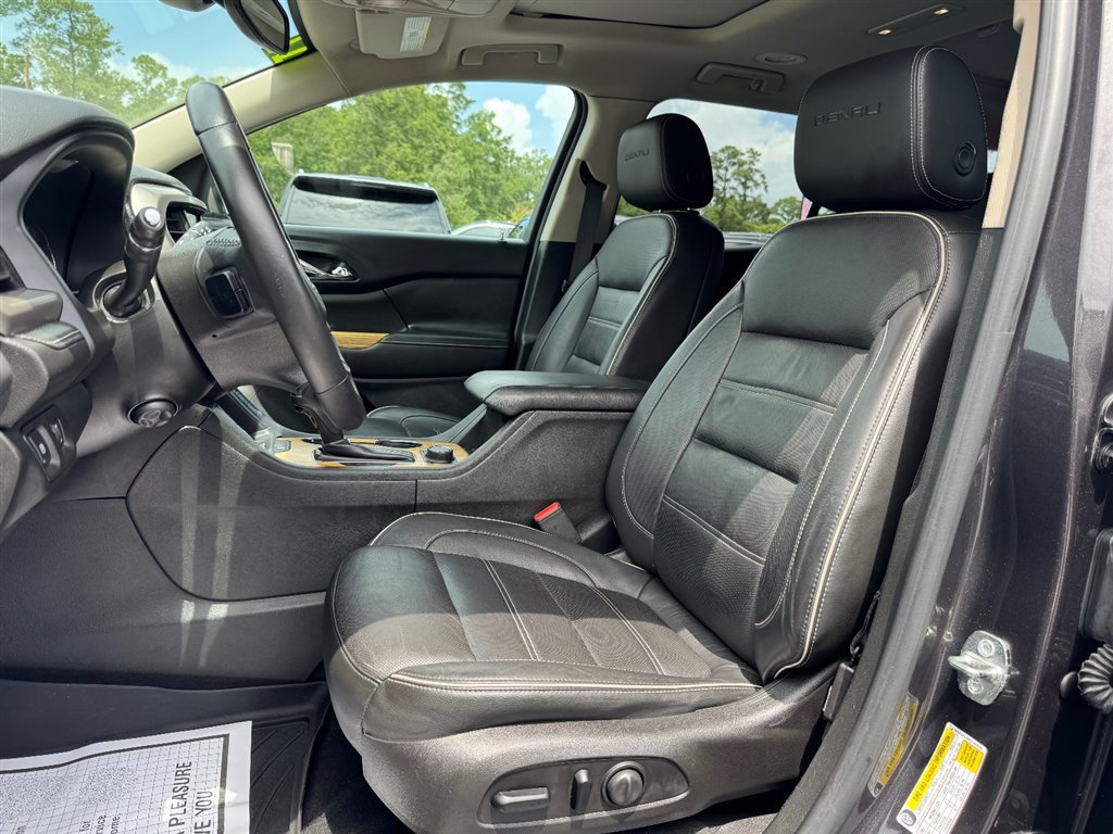 Used 2017 GMC Acadia Denali w/ Technology Package FWD image 18