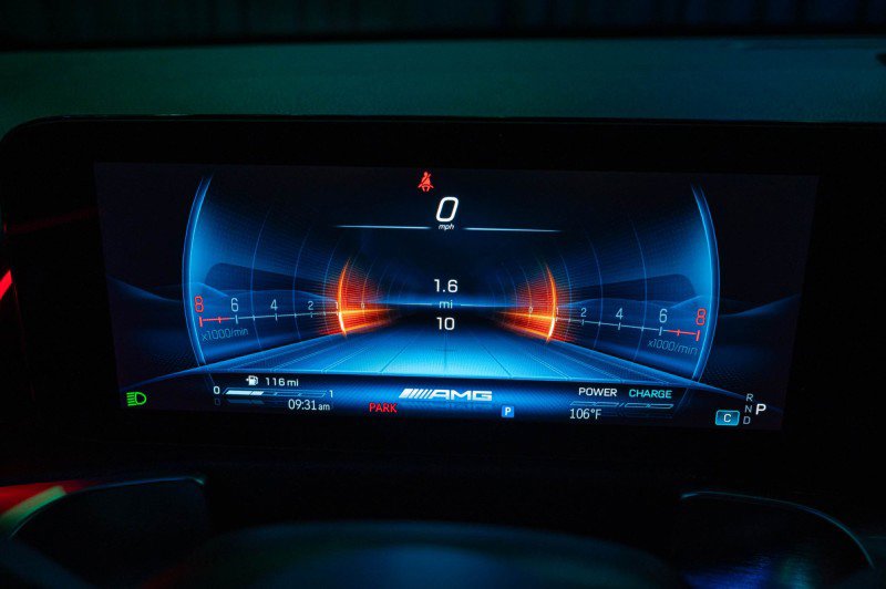 Certified 2025 Mercedes-Benz GLB 35 AMG 4MATIC image 33