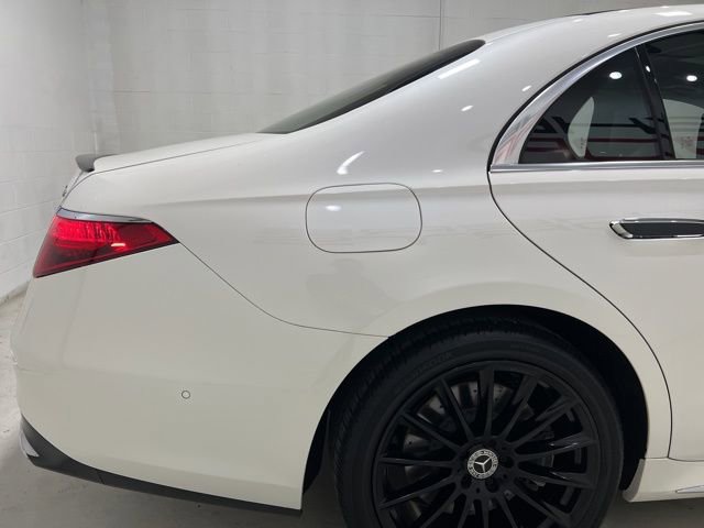 Used 2022 Mercedes-Benz S 500 4MATIC w/ AMG Line Package image 6