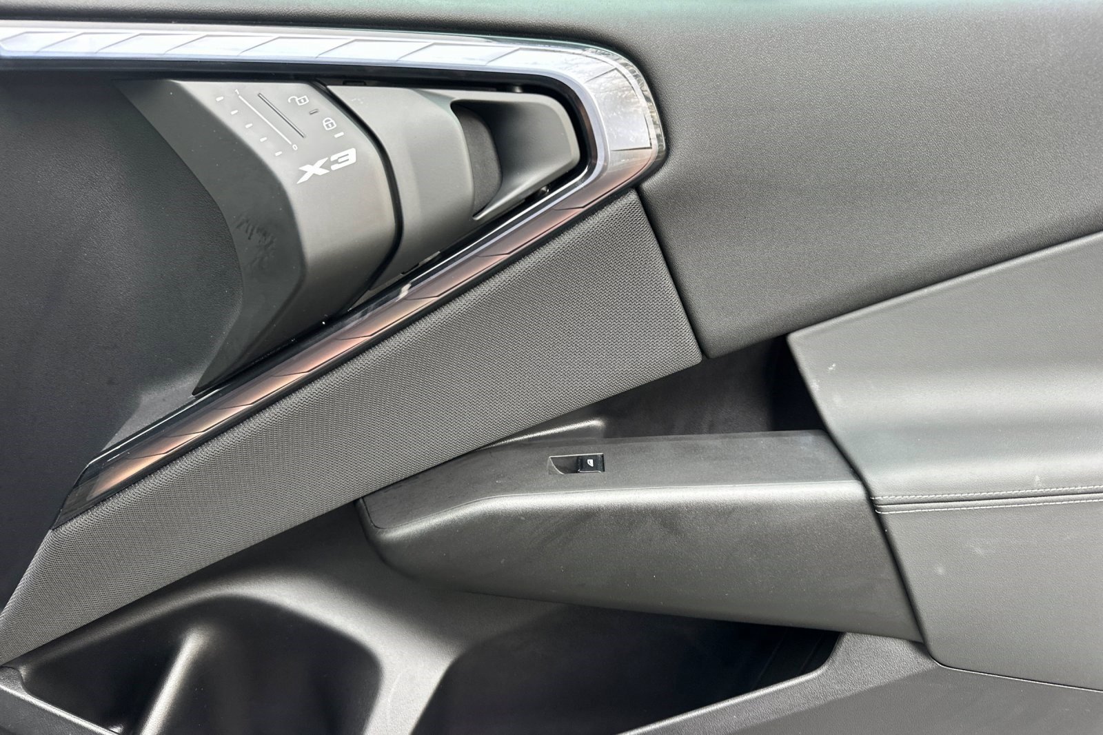 Used 2025 BMW X3 xDrive30i w/ Premium Package image 22