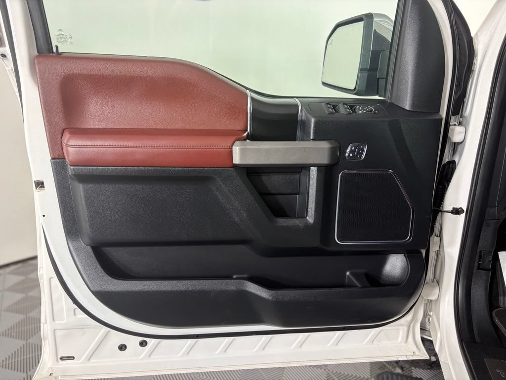 Used 2018 Ford F150 Platinum w/ Equipment Group 701A Luxury AWD/4WD image 19