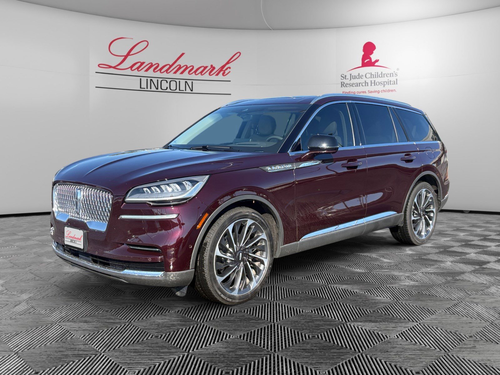 Certified 2023 Lincoln Aviator Reserve w/ Equipment Group 201A AWD/4WD image 1
