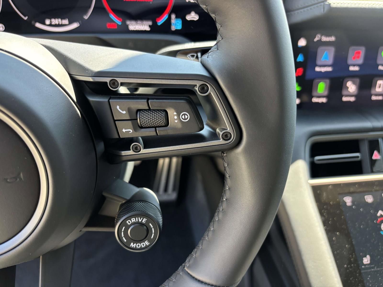 New 2026 Porsche Taycan 4S AWD/4WD image 28