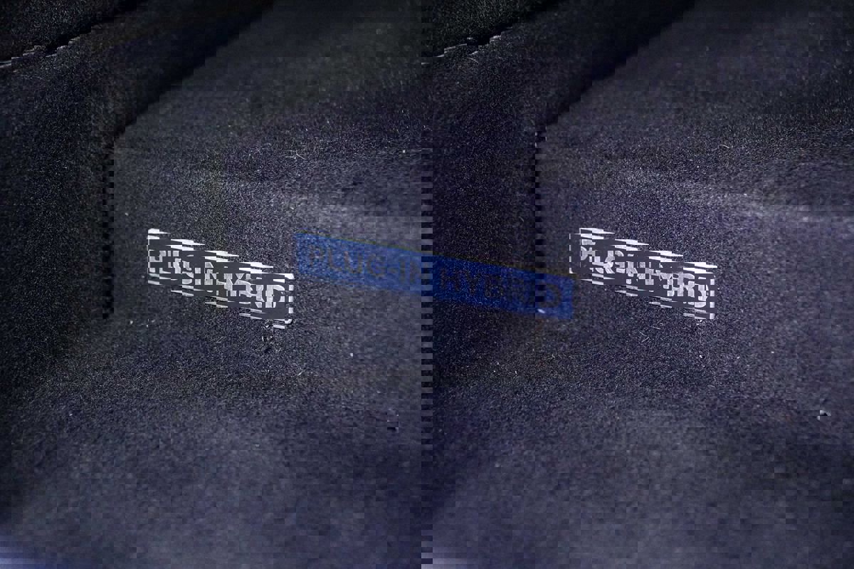 Used 2016 Mercedes-Benz C 350e Sedan image 26