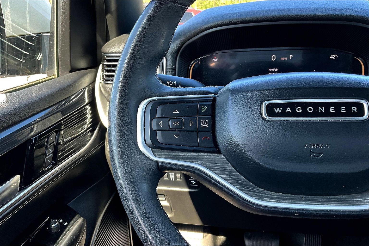 Used 2022 Jeep Wagoneer Series II AWD/4WD image 11