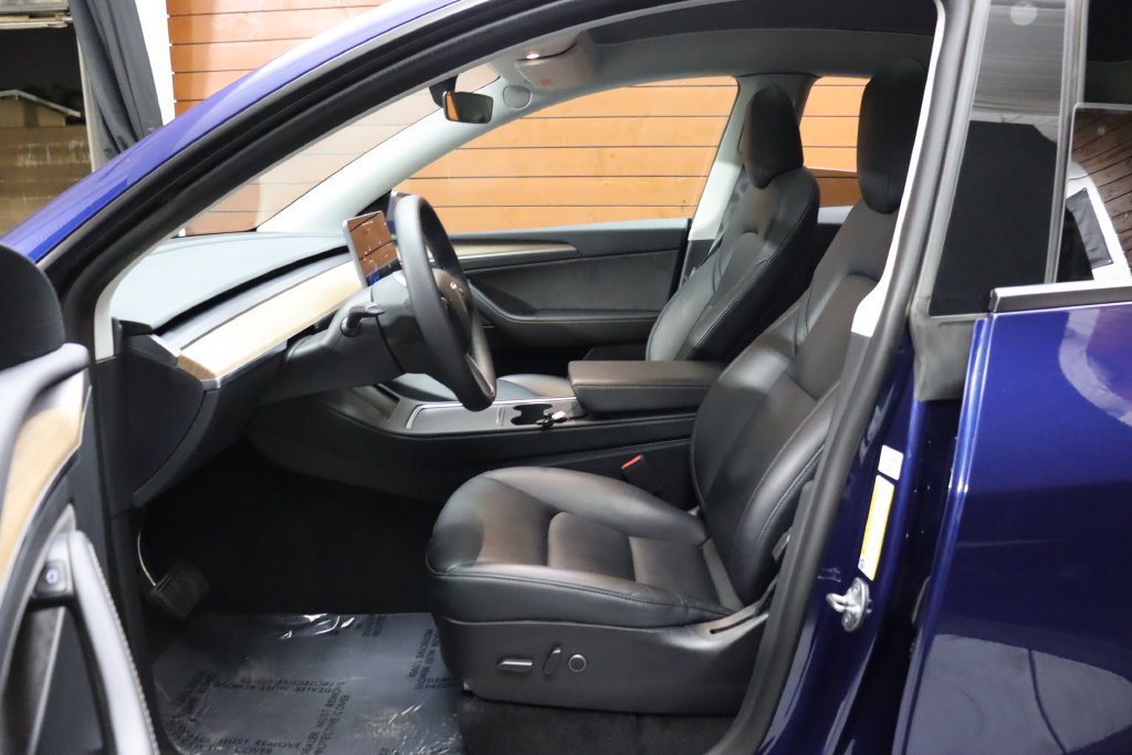 Used 2024 Tesla Model Y 2WD image 26