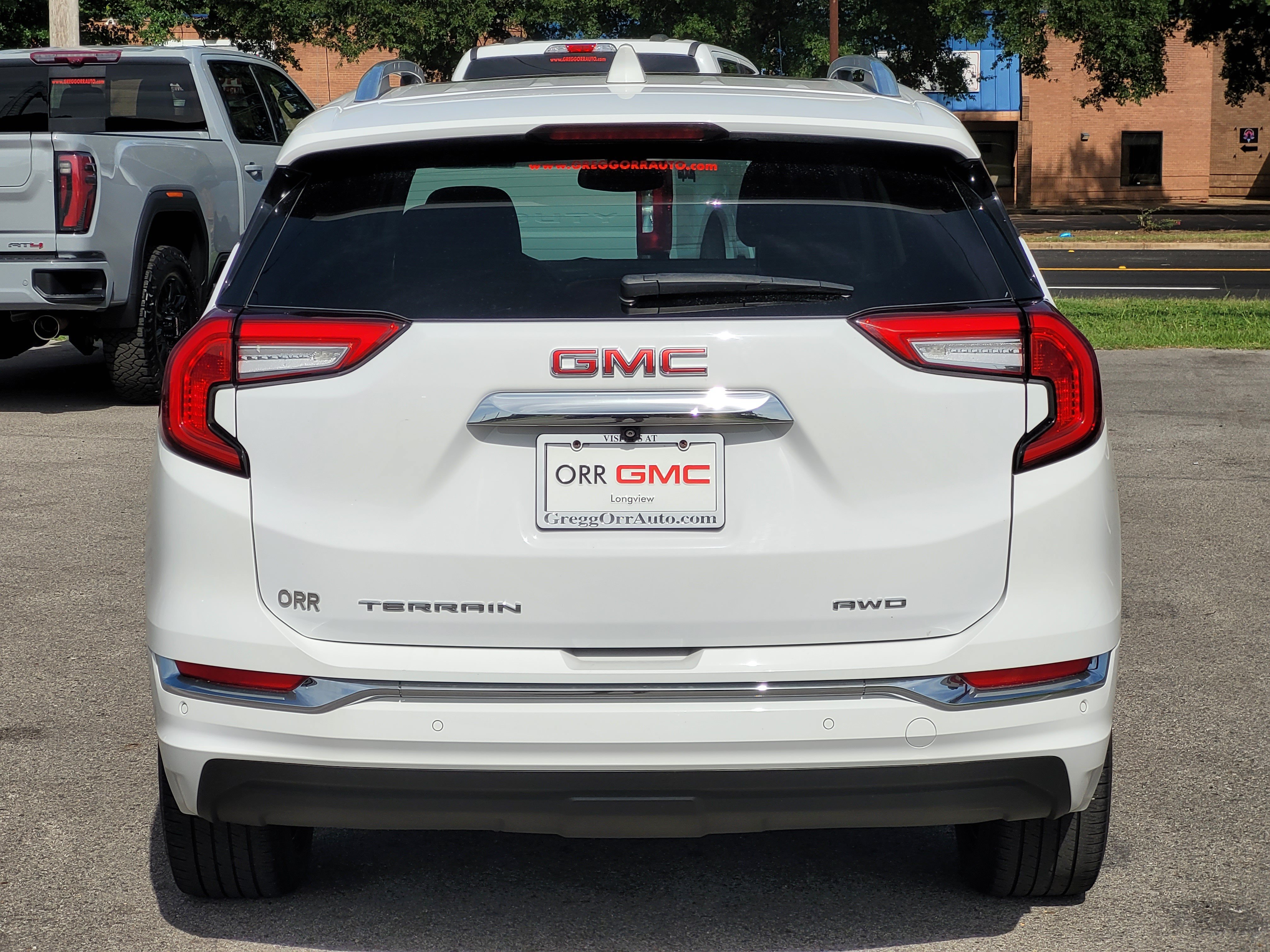 Used 2022 GMC Terrain Denali w/ Denali Premium Package AWD/4WD image 5