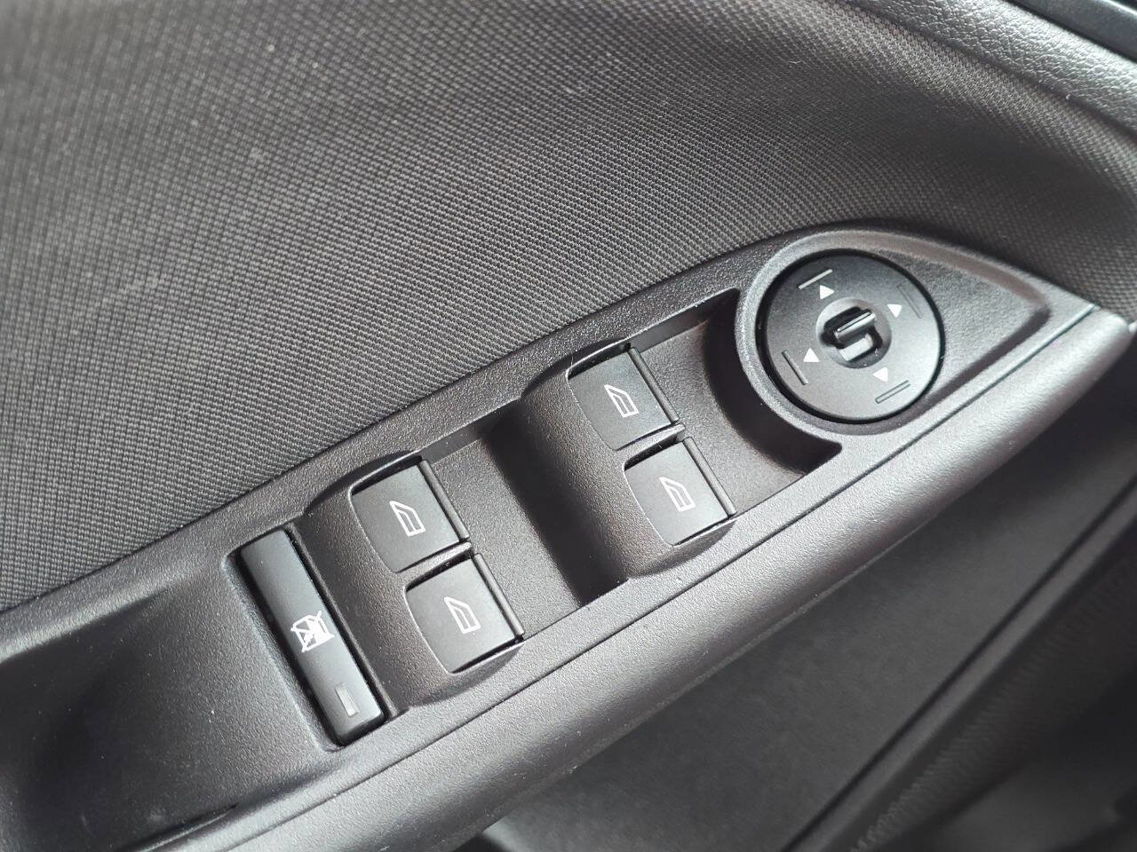 Used 2018 Ford Focus SE image 26