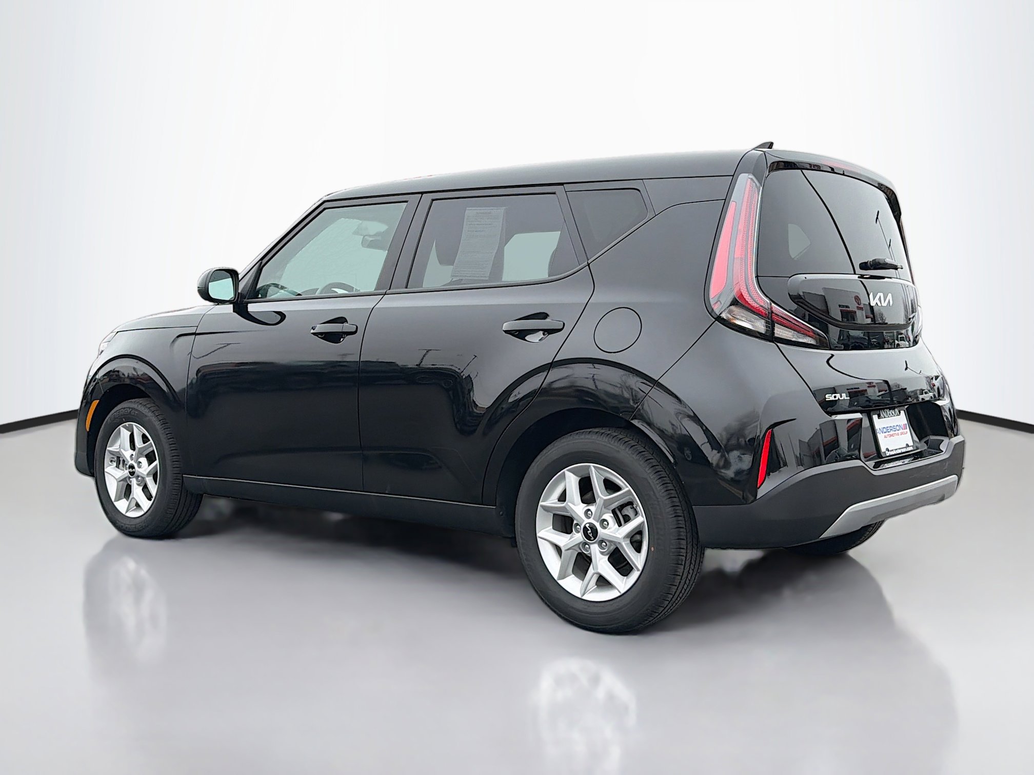 Used 2025 Kia Soul LX image 12