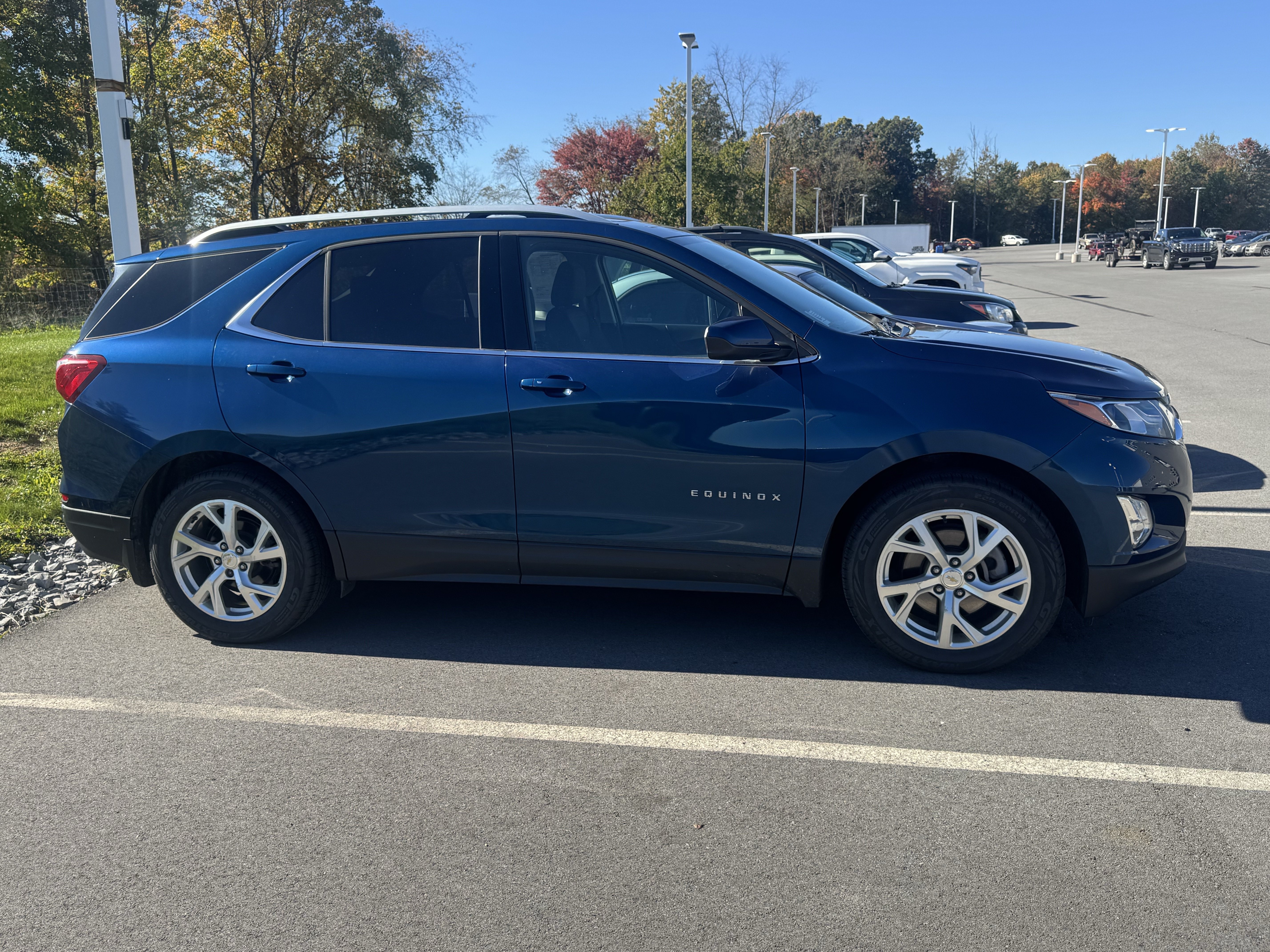 Used 2020 Chevrolet Equinox LT AWD/4WD image 2