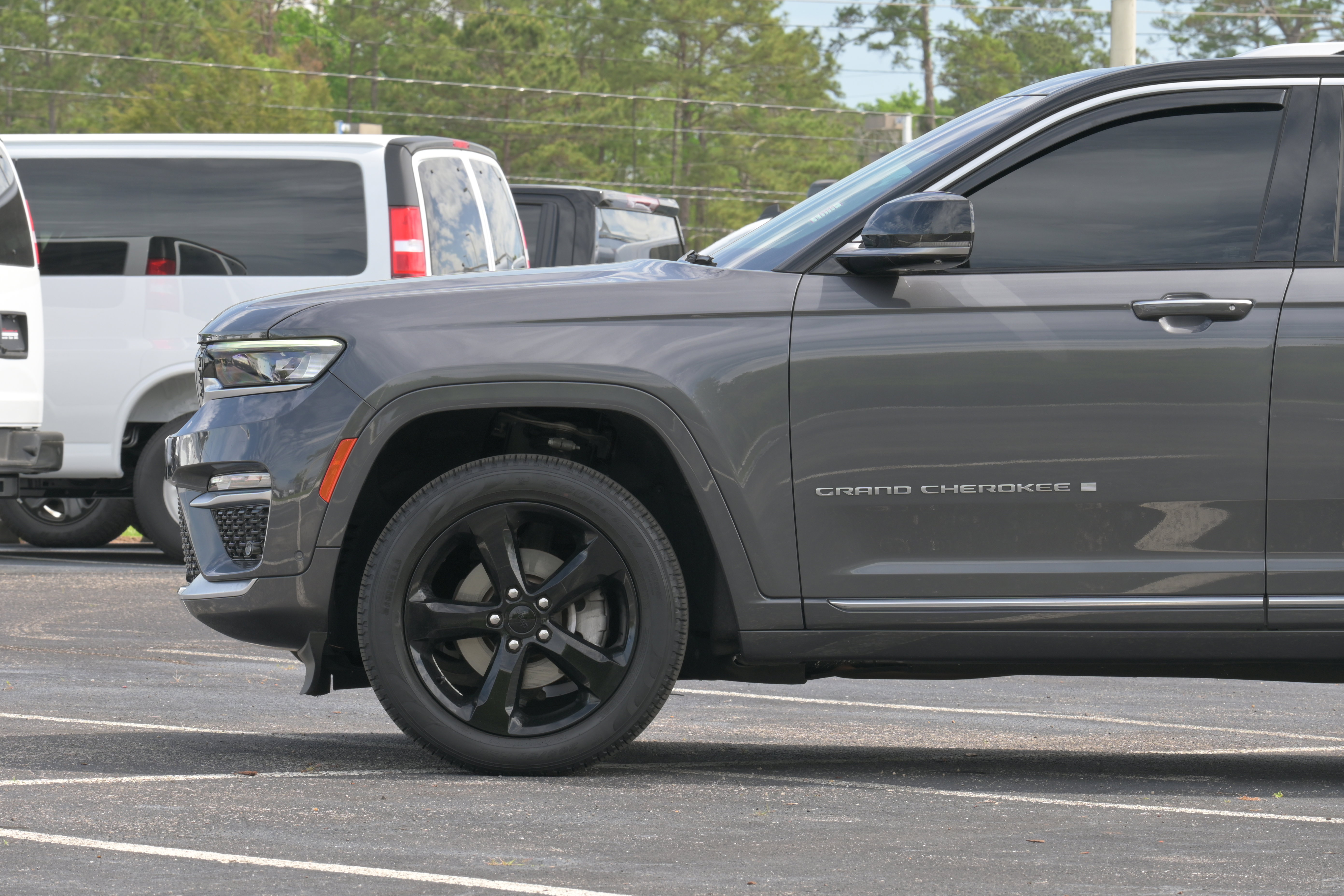 Used 2023 Jeep Grand Cherokee Summit w/ Adv Protech Group IV RWD image 5