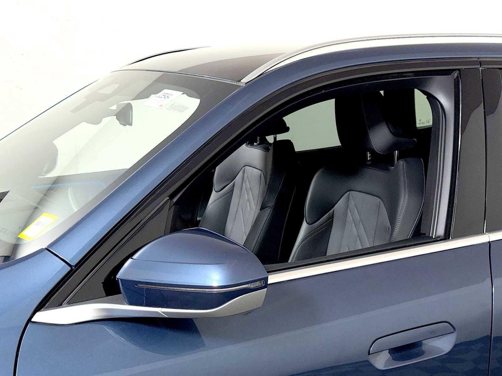 Certified 2025 BMW X3 xDrive30i w/ Convenience Package image 29