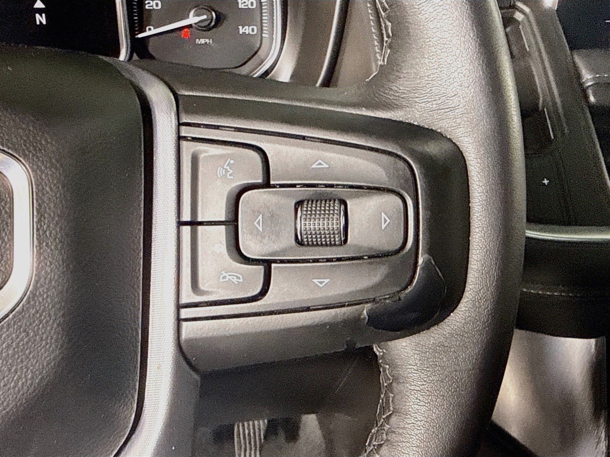 Used 2021 GMC Yukon SLE RWD image 15