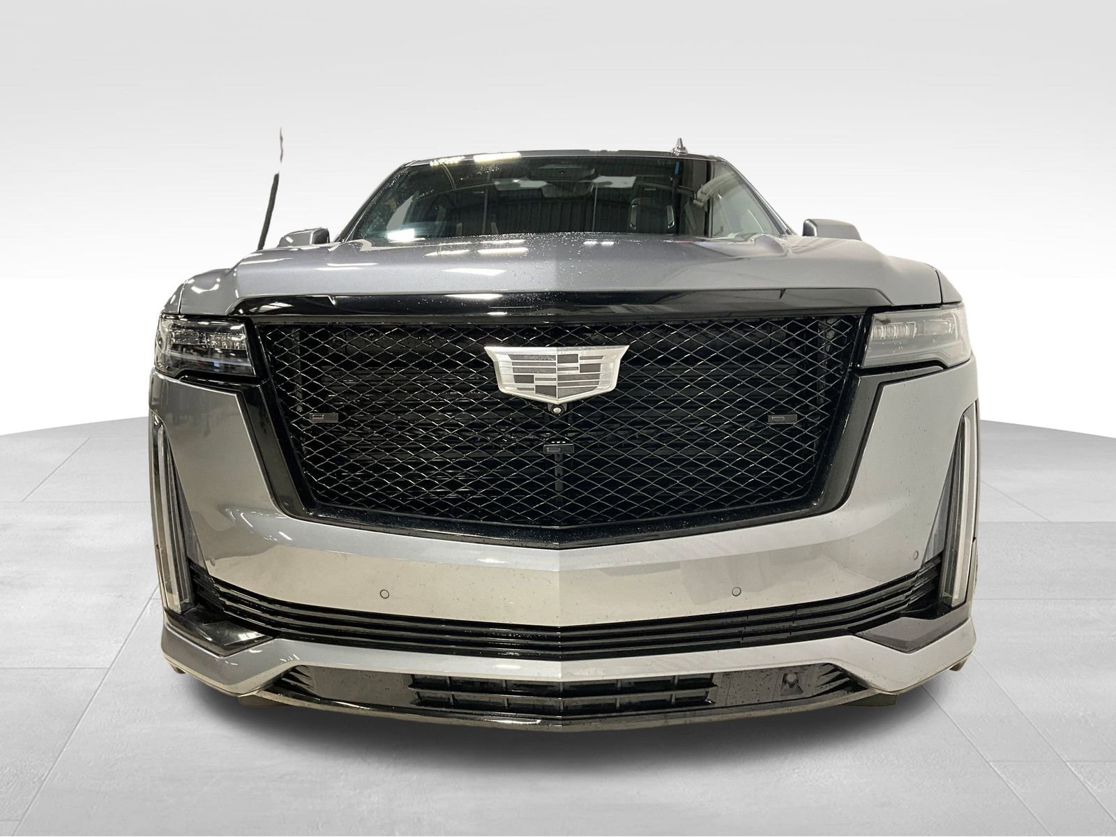 Used 2022 Cadillac Escalade ESV Sport w/ Touring Package image 2