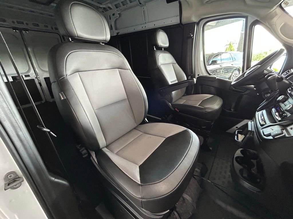 Used 2024 RAM ProMaster 2500 w/ Convenience Group image 31