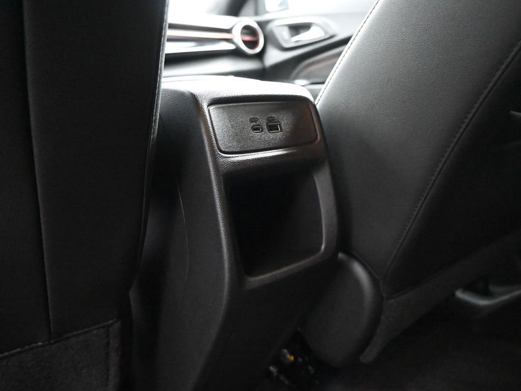 Used 2024 Chevrolet Trax RS w/ Sunroof Package image 17