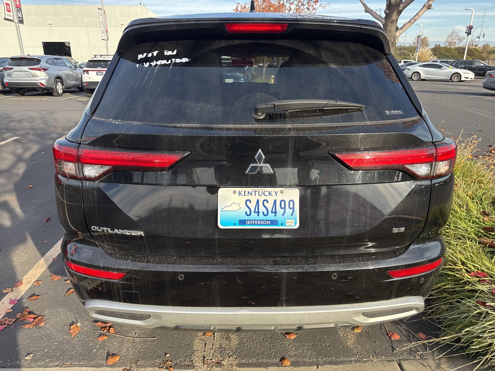 Used 2024 Mitsubishi Outlander SE Black Edition image 5