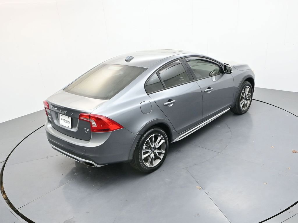 Used 2017 Volvo S60 T5 Cross Country Platinum image 29
