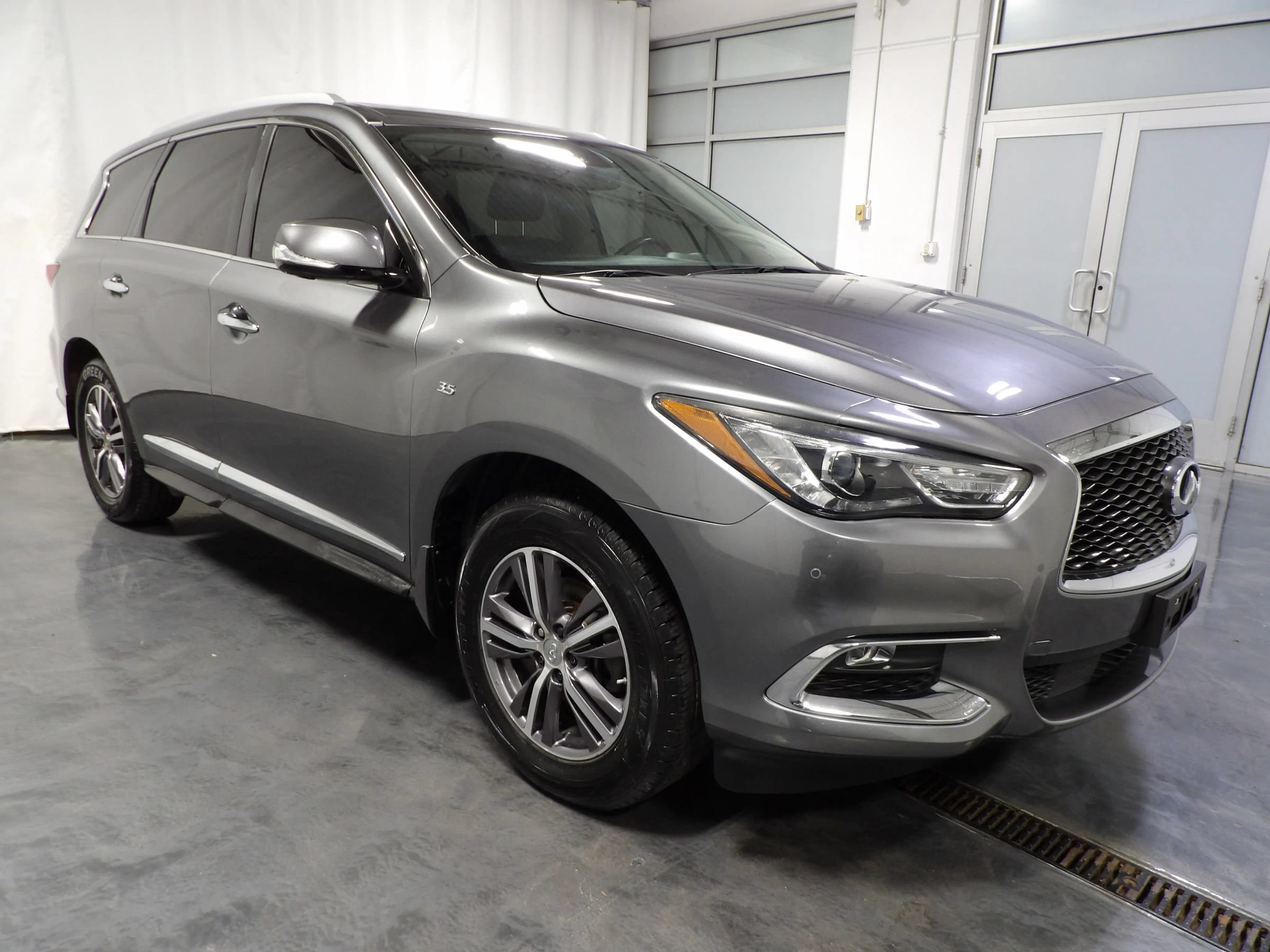 Used 2018 INFINITI QX60 Luxe w/ Premium Plus Package AWD/4WD image 2
