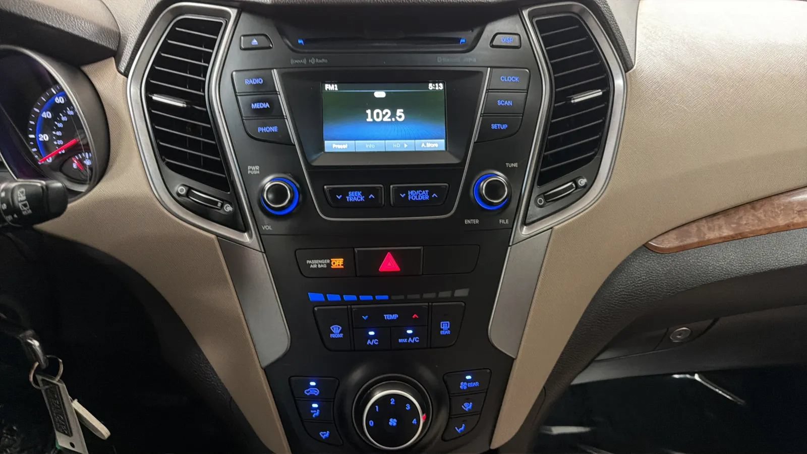 Used 2015 Hyundai Santa Fe GLS FWD image 14