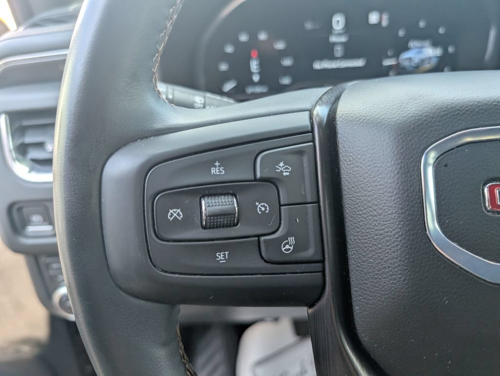 Used 2024 GMC Yukon XL AT4 w/ Technology Package AWD/4WD image 18