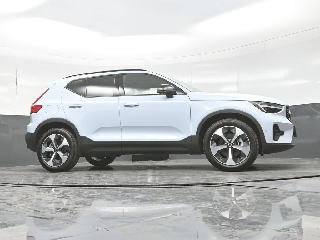 New 2026 Volvo XC40 B5 Plus w/ Climate Package AWD/4WD image 30