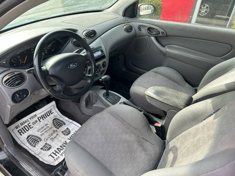 Used 2004 Ford Focus ZX3 Hatchback image 5