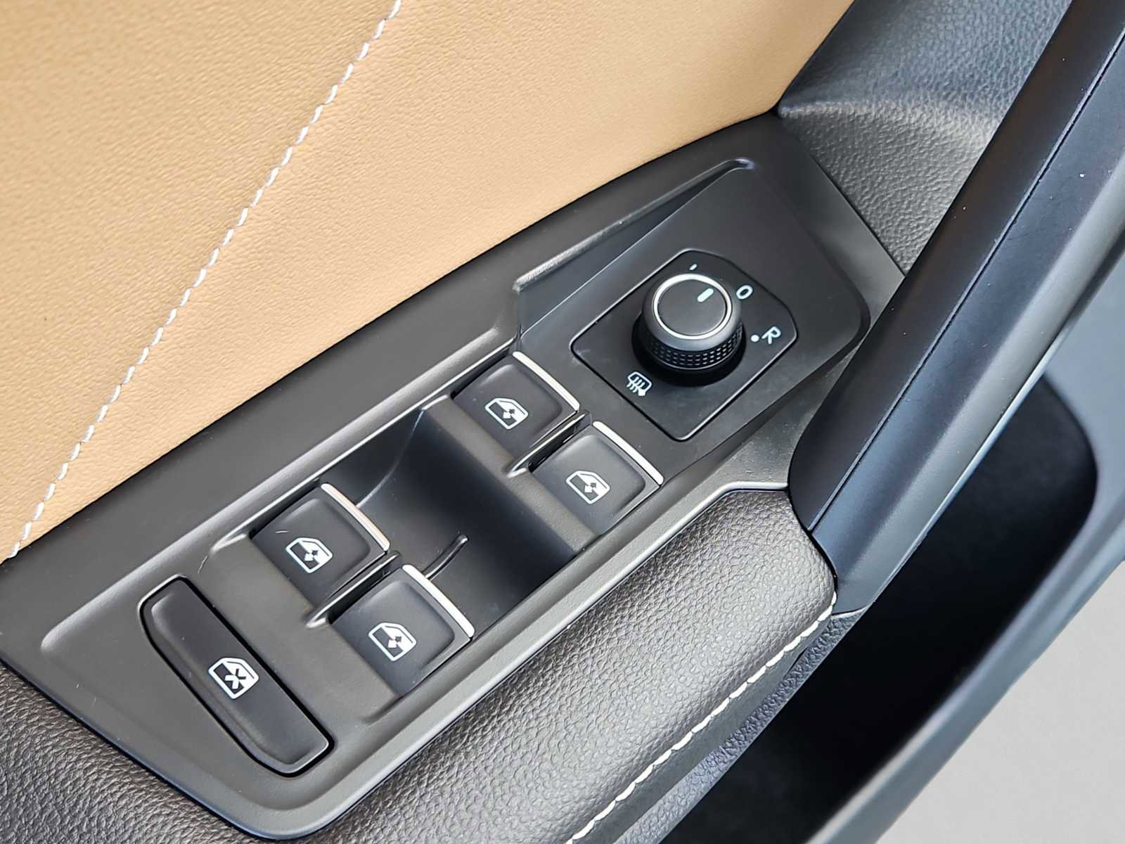 Certified 2023 Volkswagen Tiguan SE w/ Panoramic Sunroof Package image 26