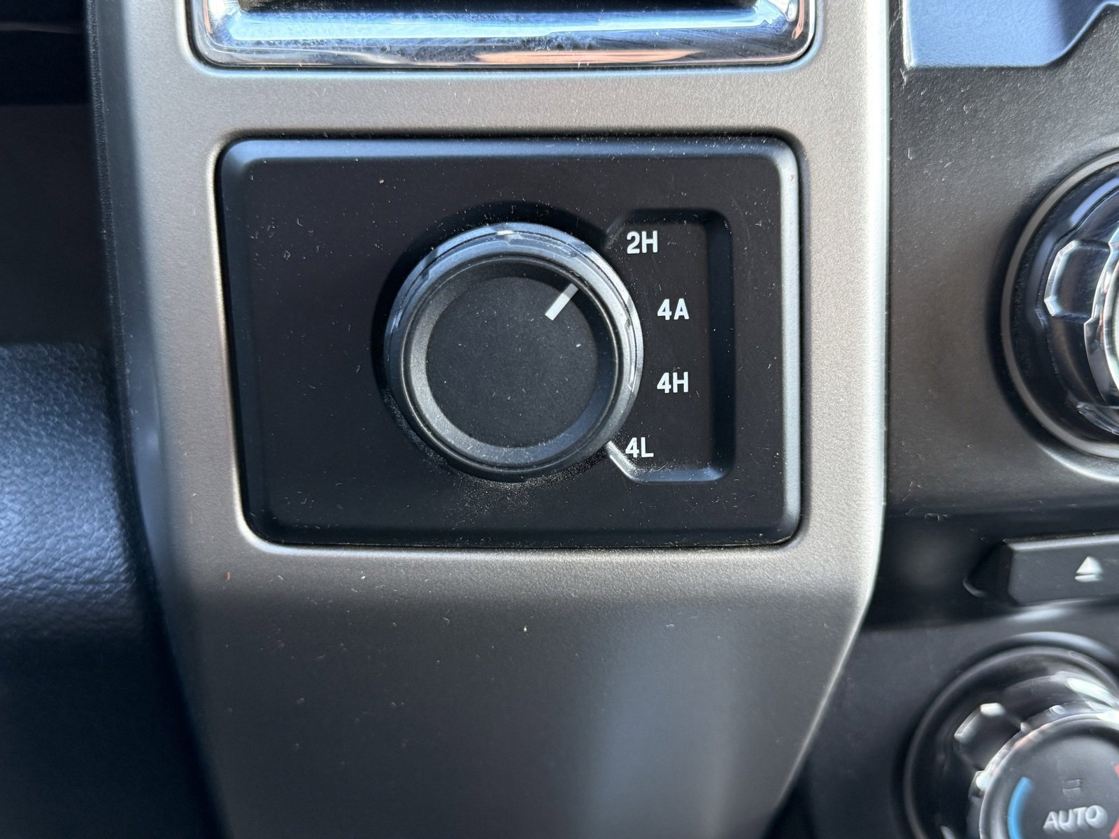 Used 2015 Ford F150 Lariat w/ Equipment Group 501A Mid image 28