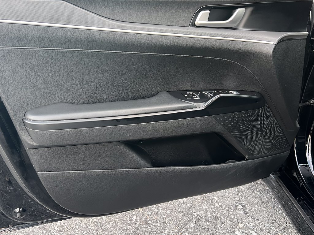 Used 2022 Kia K5 GT-Line FWD image 16