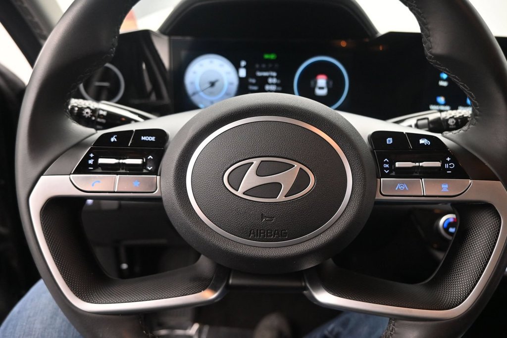 Used 2025 Hyundai Elantra Limited w/ Cargo Package FWD image 34