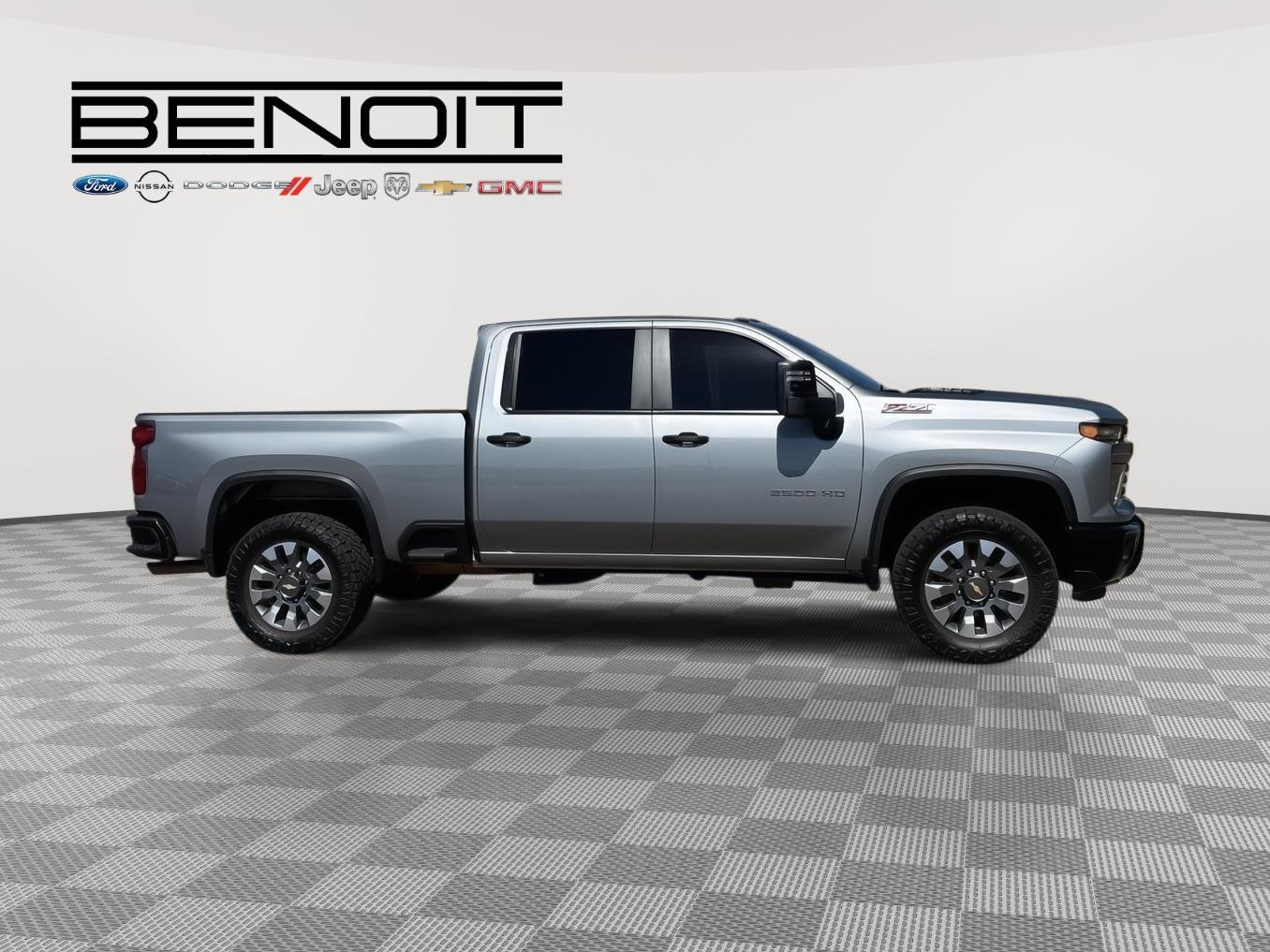 Used 2025 Chevrolet Silverado 2500 Custom w/ Custom Value Package image 4