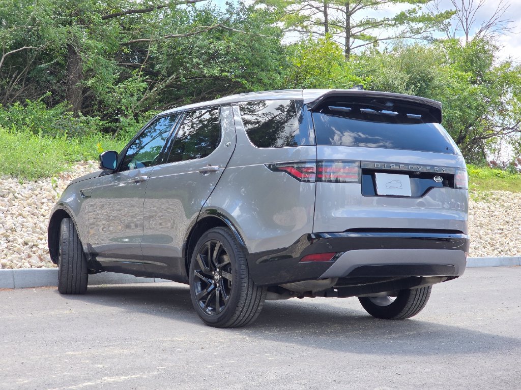 Used 2023 Land Rover Discovery S R-Dynamic AWD/4WD image 4