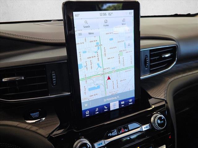 Used 2024 Ford Explorer Platinum w/ Technology Package AWD/4WD image 13