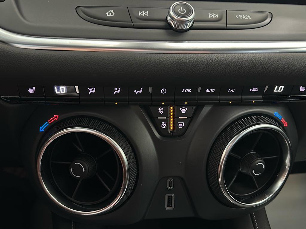New 2025 Chevrolet Blazer LT w/ Midnight/Sport Edition image 30
