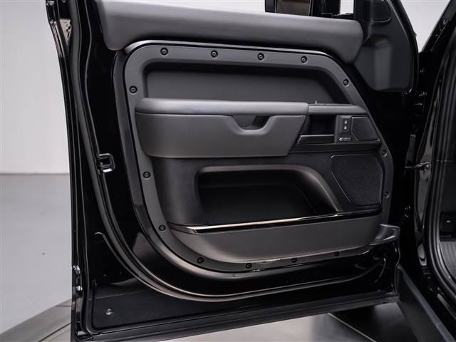 New 2026 Land Rover Defender 110 OCTA AWD/4WD image 24