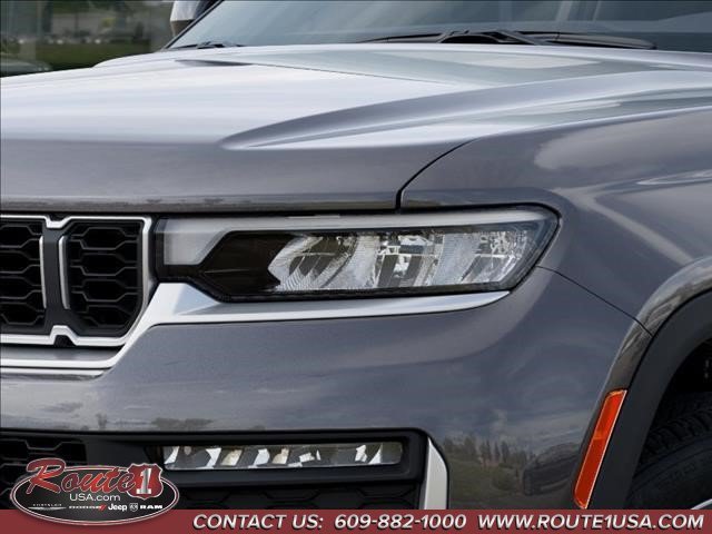 New 2026 Jeep Grand Cherokee Limited w/ Luxury Tech Group II AWD/4WD image 11