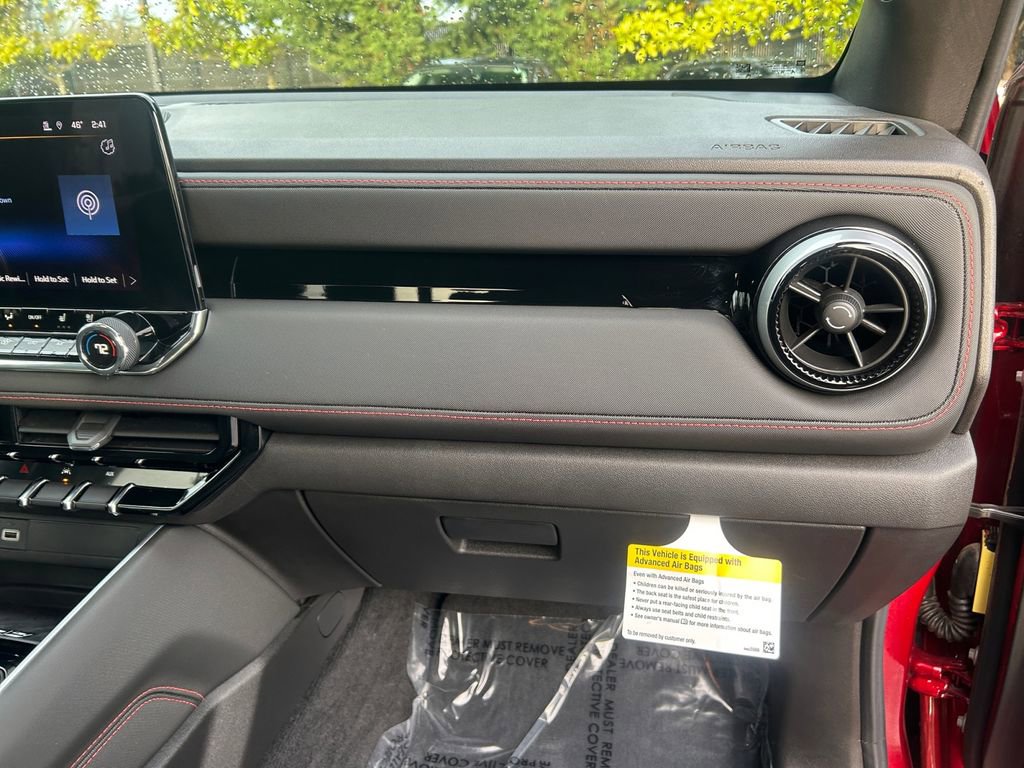 Used 2025 Chevrolet Colorado Z71 w/ Technology Package image 26