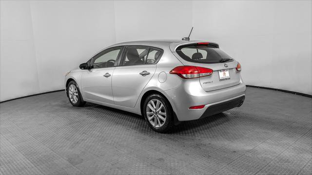 Used 2017 Kia Forte LX w/ LX Popular Plus Package FWD image 4