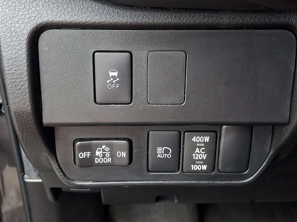 Used 2023 Toyota Tacoma TRD Off-Road AWD/4WD image 29