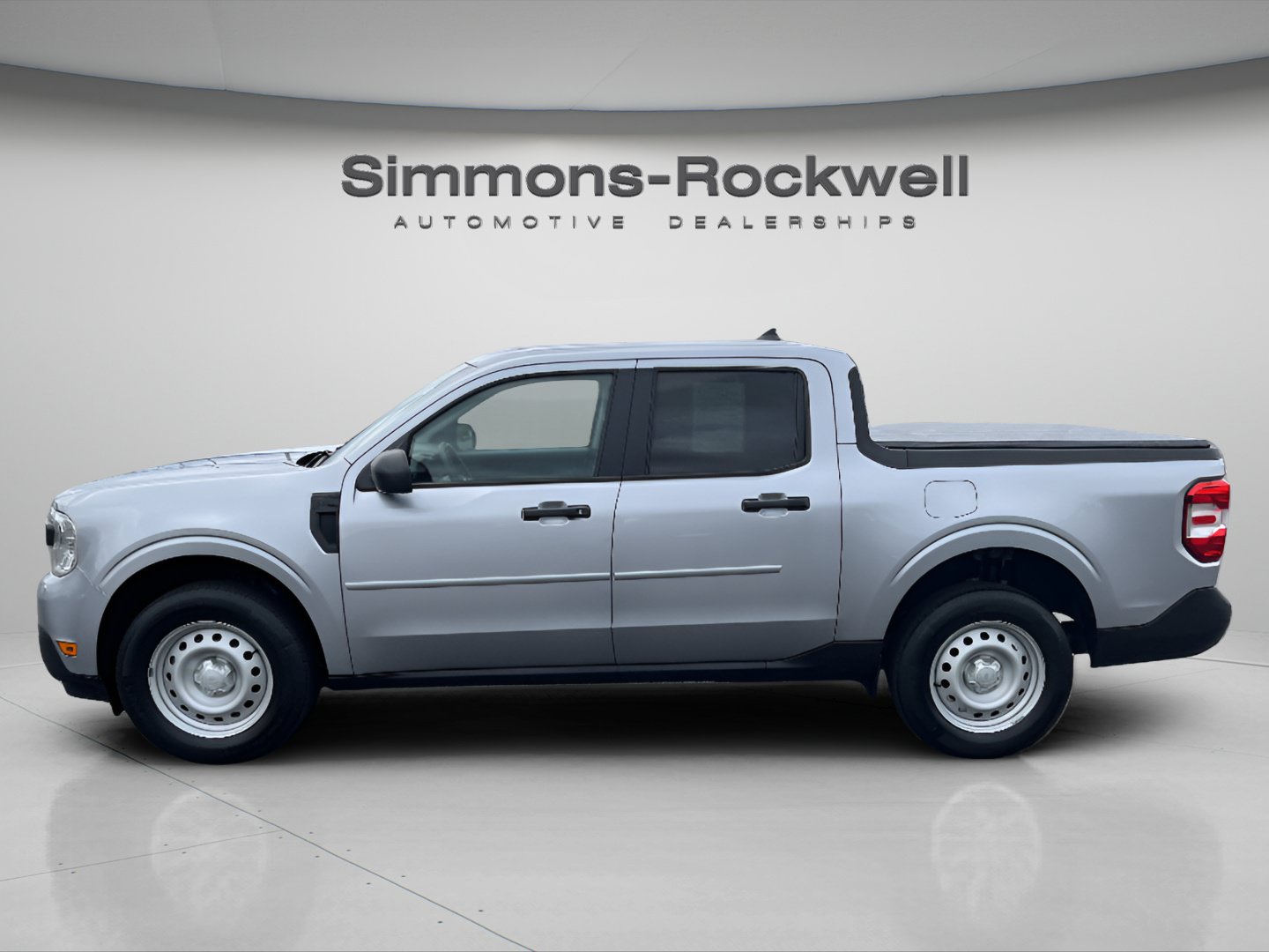 Used 2022 Ford Maverick XL FWD image 2
