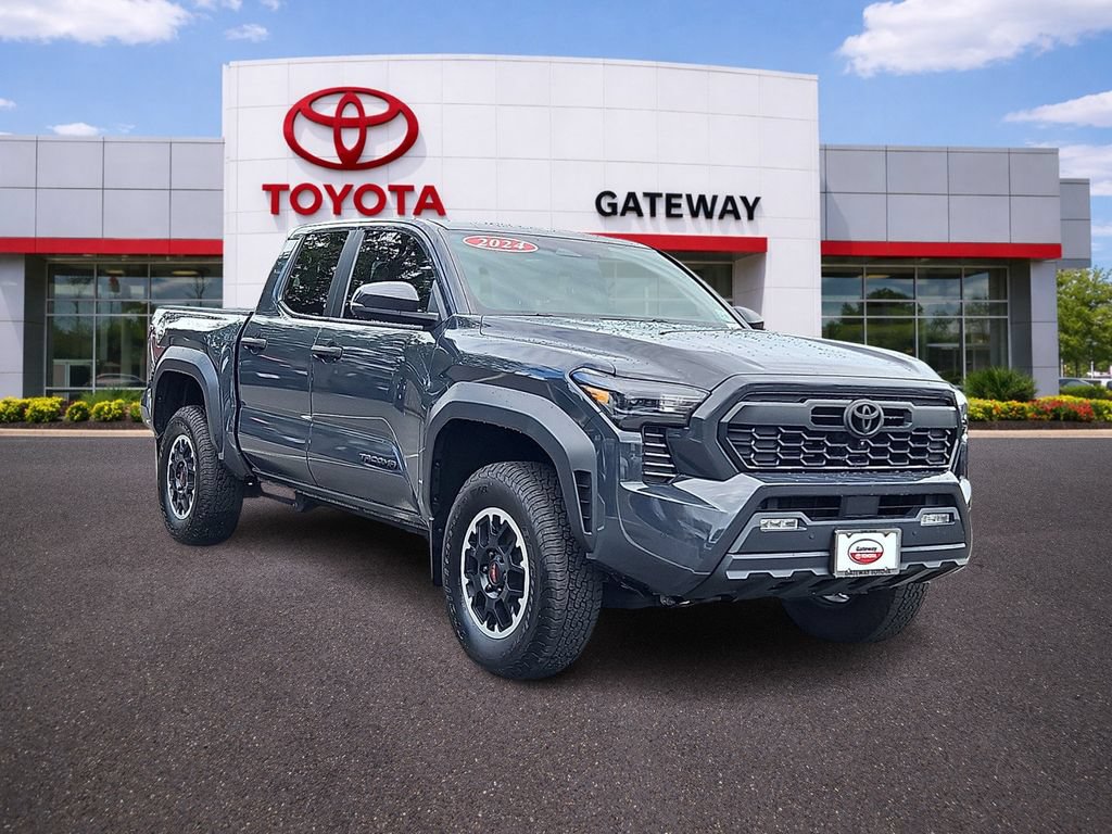 Used 2024 Toyota Tacoma TRD Off-Road w/ TRD Off Road Premium Package AWD/4WD image 3
